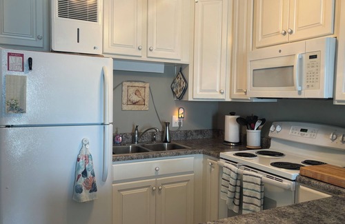 Sneads Ferry Apartment | Relax at "Ocean Pearl", our waterfront condo in North Topsail Beach