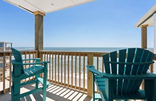 Sneads Ferry Apartment | Relax at "Ocean Pearl", our waterfront condo in North Topsail Beach