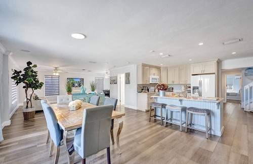 Deerfield Beach House | Relax at the Blue Wave Beach Home! Heated Pool!