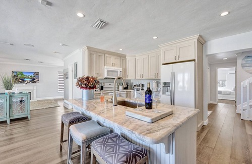 Deerfield Beach House | Relax at the Blue Wave Beach Home! Heated Pool!