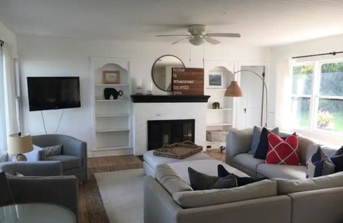 Detroit Lakes House | Relax at the Lake!