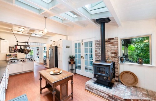 Guerneville House | Relax by Russian River, spacious 6-bedroom retreat