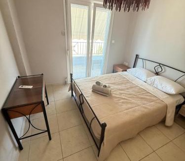 Chalcis Apartment | Relax by the sea!