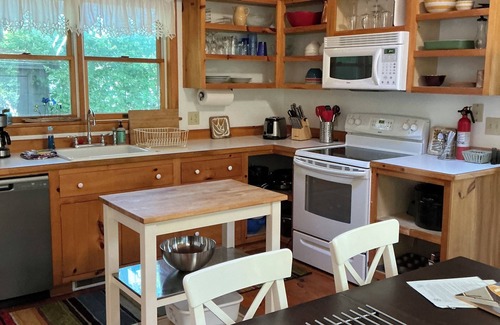 East Boothbay Cottage | Relax & Enjoy Beautiful Views From This Cottage On the Sea