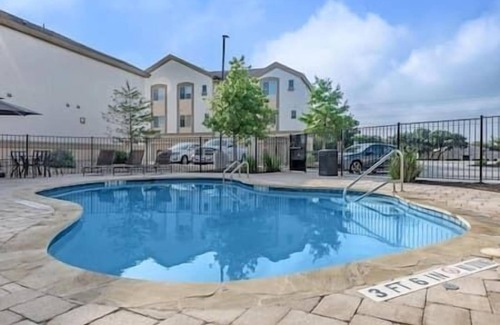 North Buttercup Creek Apartment | Relax in Comfort | Secure 1BHK Retreat Near Austin