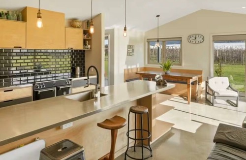 Riwaka House | Relax in Riwaka, Sun, Space, Cycle