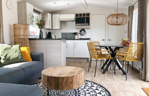 Sint Maarten House | Relax in this new and quietly located chalet. The ideal base to discover the Kop van Noord-Holland