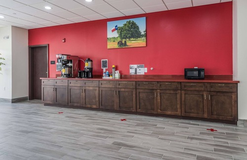 Katy Resort | Relax in Three Comfortable Units, Comes with FREE Parking and Breakfast!
