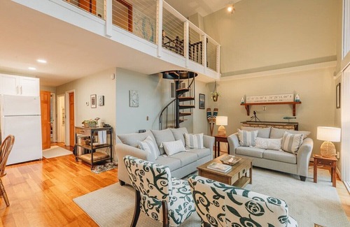 Lancaster House | Relax on Dock, Play Pool, Kayak the Coves, Views