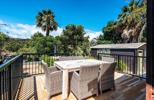 Oneroa House | Relax on Ridge | 7 seater car included