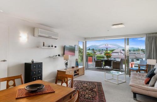 Taupo House | Relax on Roberts - Taupo Holiday Home