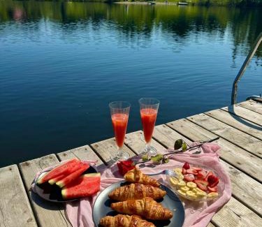 Chertsey Ski Chalet | Relax On the Lake Waterfront with Hot Tub