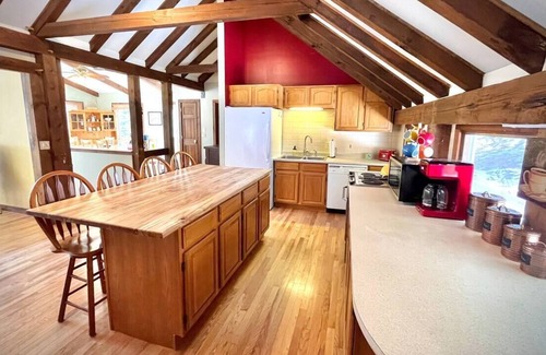 West Hartford House | Relax on Your Vermont Vacation (with no cleaning fees!)