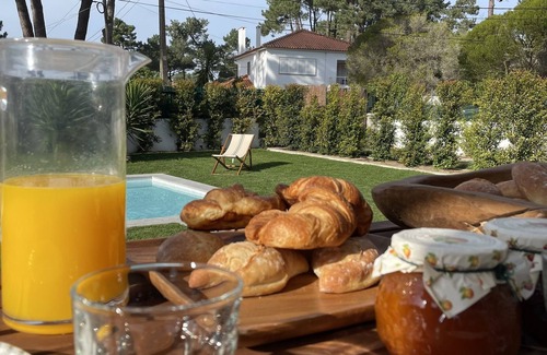 Colares Villa | Relax pool and garden house near beach