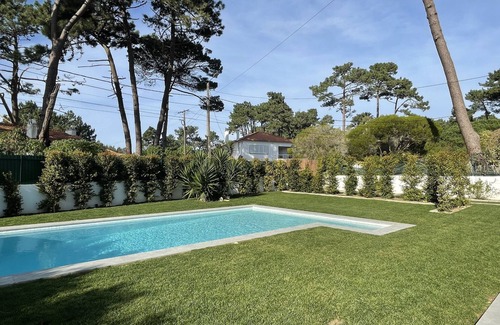 Colares Villa | Relax pool and garden house near beach