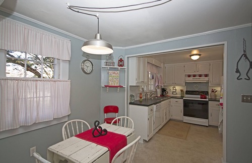 Zanoni House | Relax, Recharge And Enjoy.Near Williamsburg Walk To Restaurants and Shops