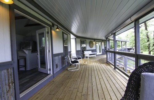 Paige Cabin | Relax, Recharge in Tranquil Country Setting
