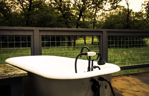 Paige Cabin | Relax, Recharge in Tranquil Country Setting