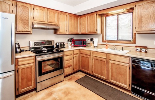 Gravois Mills House | RELAX/REFRESH AT THIS COZY COMFY LAKE HOUSE STEPS FROM THE LAKE! SUPER COVE!