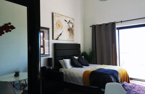 Glencairn Apartment | Relax,Revive,Reset & enjoy the sounds of the sea!