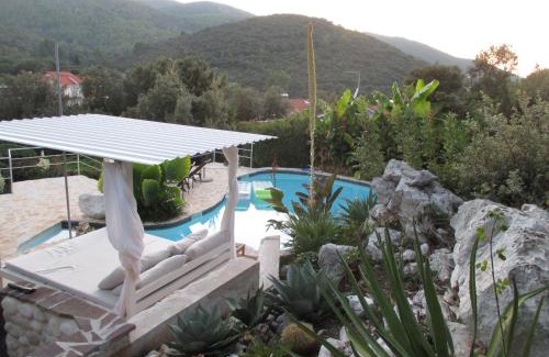 Cove Tri Zala (Zrnovo) House | Relax tiny villas 40 meters of the beach