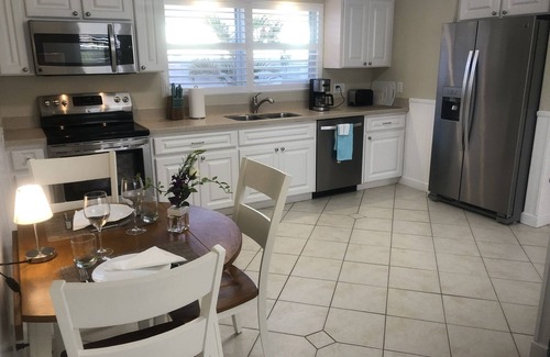 Englewood House | Relax under the Tiki Hut. Build memories! Without the Boca Grande price tag!