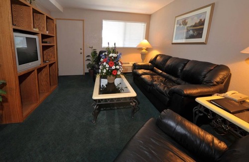 Nampa Hotel | Relax & Unwind! 2 Spacious Units, Near Morrison Center for the Performing Arts!