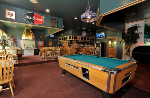 Nampa Hotel | Relax & Unwind! 2 Spacious Units, Near Morrison Center for the Performing Arts!