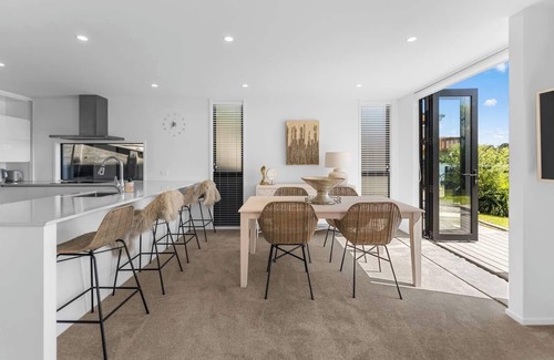 Welcome Bay House | Relax, Unwind and Enjoy!