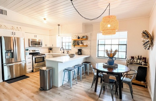 Cutthroat Harbor Estates House | Relax, Unwind & Reconnect at This Waterfront Getaway