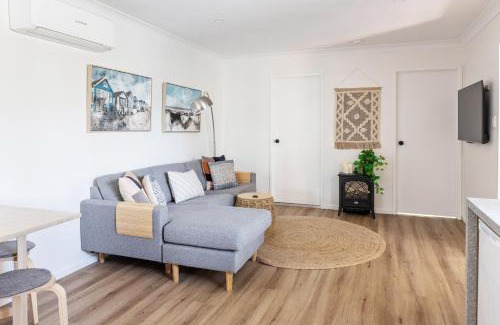 Maleny House | Relax Unwind This Summer at Nordic Star with Lake View