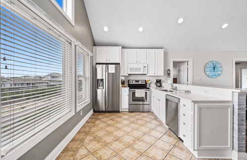 Sandbridge House | Relax With Beachfront Luxury!