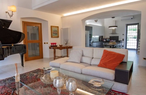 Pistoia Apartment | Relax with the whole family in this peaceful accommodation nestled in the countryside