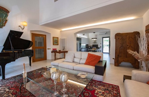 Pistoia Apartment | Relax with the whole family in this peaceful accommodation nestled in the countryside
