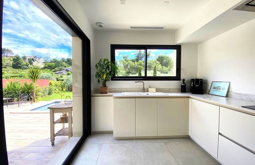 Beaumes-de-Venise Villa | Relaxation guaranteed: villa with pool and indoor patio in Provence!