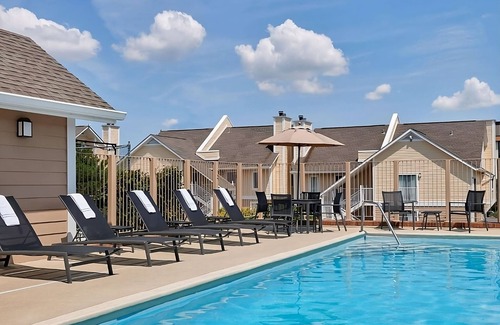 Blue Ash House | Relaxation in Cincinnati! 2 Modern Units, Free Breakfast, Full Kitchen!