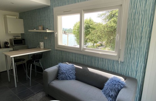 Le Bourget-du-Lac Apartment | RELAXATION ON THE PORT.