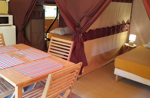 Saint-Laurent-de-Cerdans House | Relaxing chalet in a nature campsite