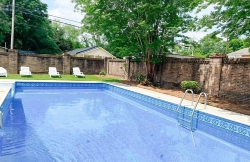 Montgomery House | Relaxing 3BR Pet-Friendly Poolside Retreat
