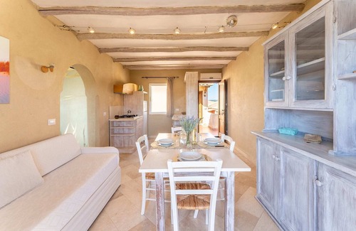 Golfo di Marinella Apartment | Relaxing BaiaDeBahas 1BedApt Bilo4 sleeps4 SeaView