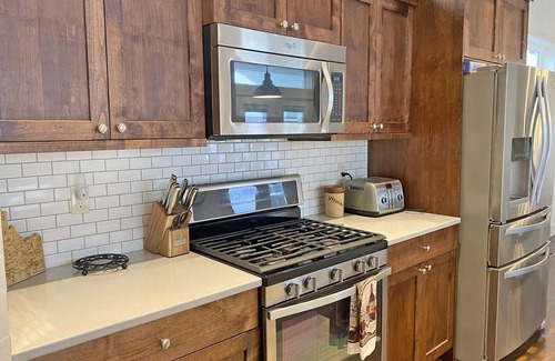 Meridian House | Relaxing Centrally Located Meridian Home
