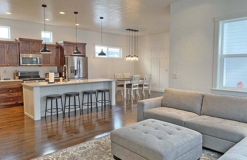 Meridian House | Relaxing Centrally Located Meridian Home