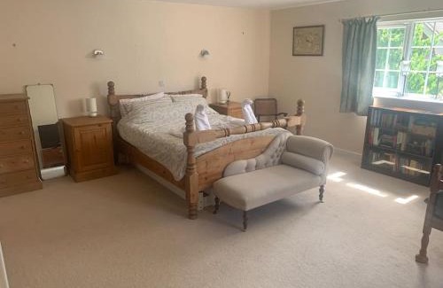 Eye House | Relaxing country cottage bungalow