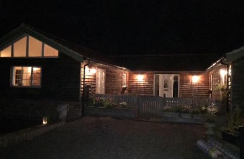 Eye House | Relaxing country cottage bungalow
