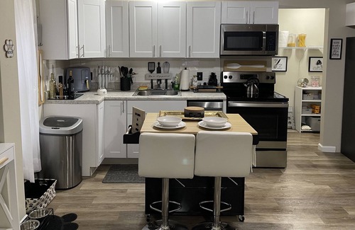 Des Moines House | Relaxing Des Moines Getaway