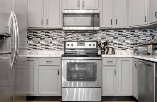 South Bend House | Relaxing Downtown SB Escape