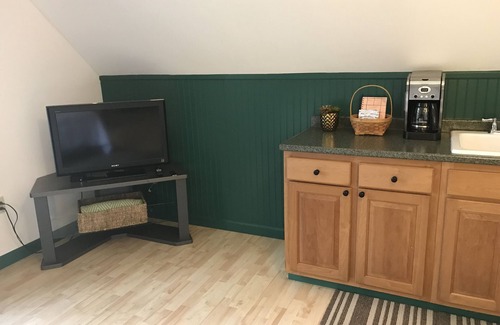 Bar Harbor Apartment | Relaxing efficiency apartment in Bar Harbor on 2 acre of woods