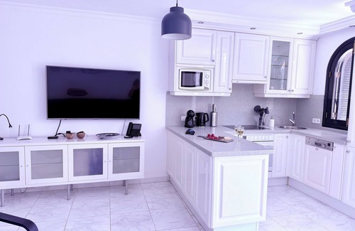 Balito Apartment | Relaxing sun trap in Aquamarina resort - 4 minutes walk to Anfi Del Mar beach,