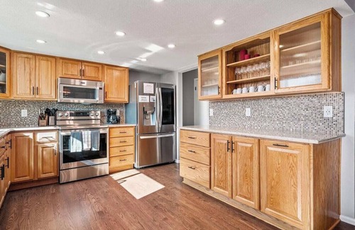 Northwest Arvada House | Relaxing Family Retreat Backyard Fast Wifi