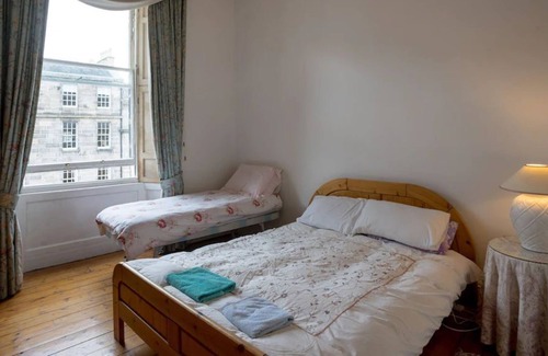 Bonnington House | Relaxing Georgian style flat in Edinburgh New Town